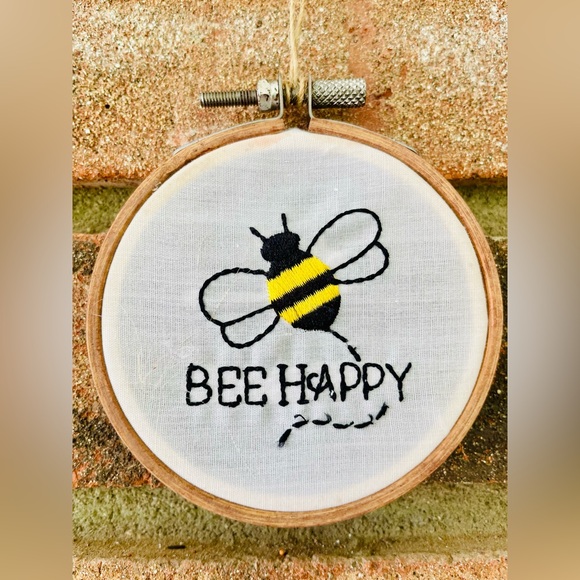 *Bee Sampler Ornament Bee Happy - Picture 4 of 11